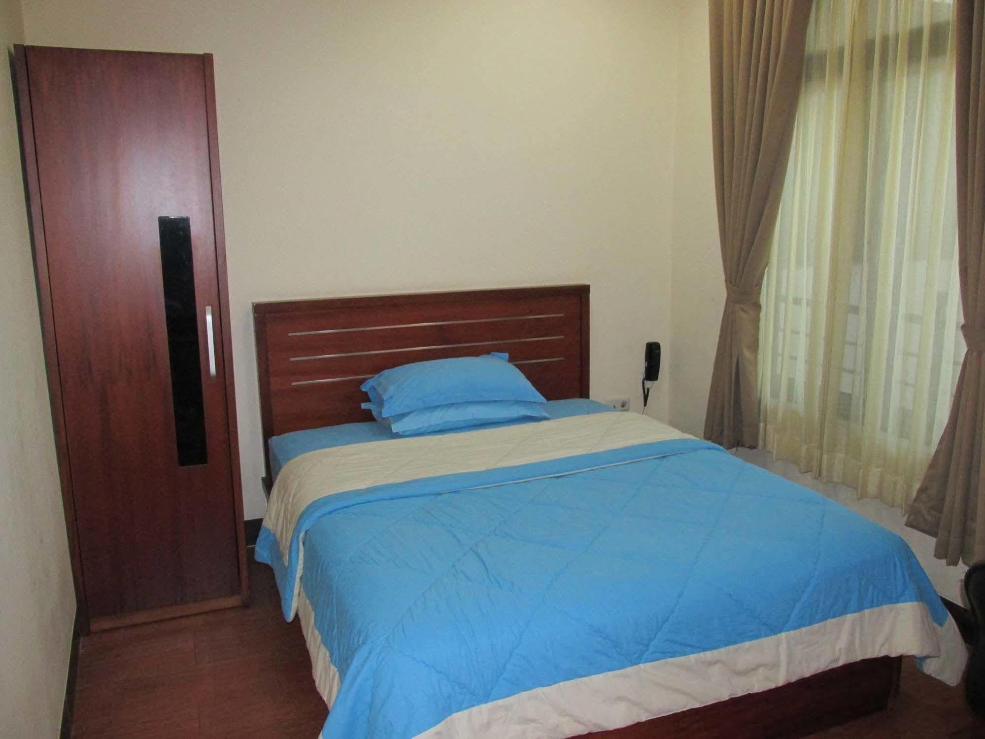 Fontana Residencia Wisma tamu