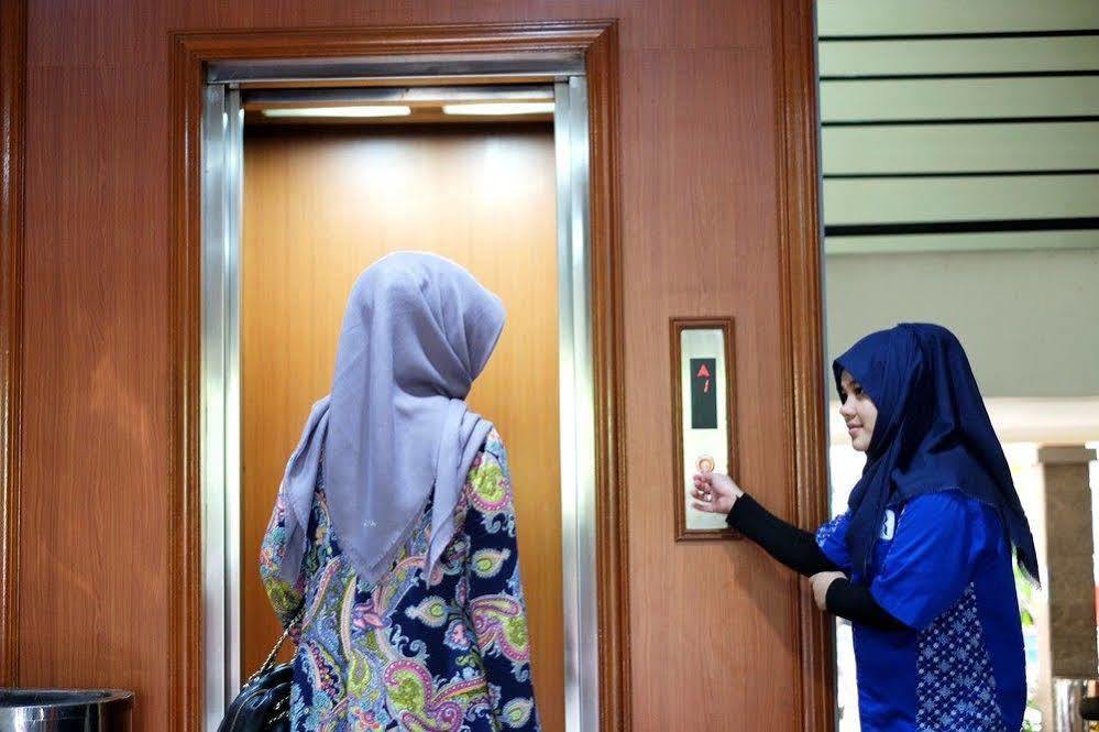 Fontana Residencia Wisma tamu